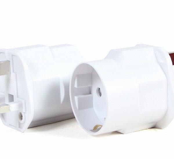 Gembird A-AC-EUFUKM-01 AC power adapter, EU Schuko socket to UK plug, 13 A